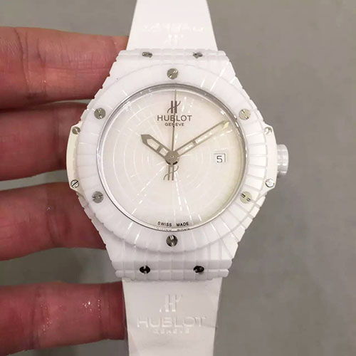 宇舶 Hublot 格子陶瓷 搭載2824機芯 藍寶石玻璃 JF出品