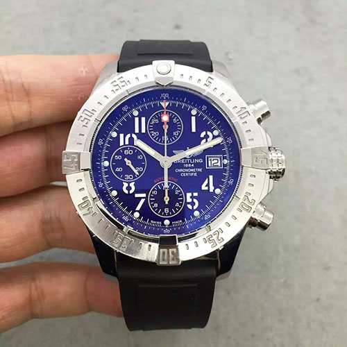 百年靈 Breitling 復仇者系列 搭載7750計時機芯 316精鋼錶殼  直徑44mm