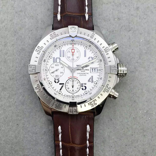 百年靈 Breitling 復仇者系列 搭載7750計時機芯 316精鋼錶殼 直徑44mm