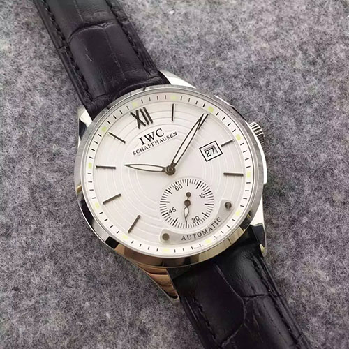 萬國 IWC 最新版飛行員馬克系列 搭載瑞士2824自動機械機芯 藍寶石防刮花玻璃 針扣