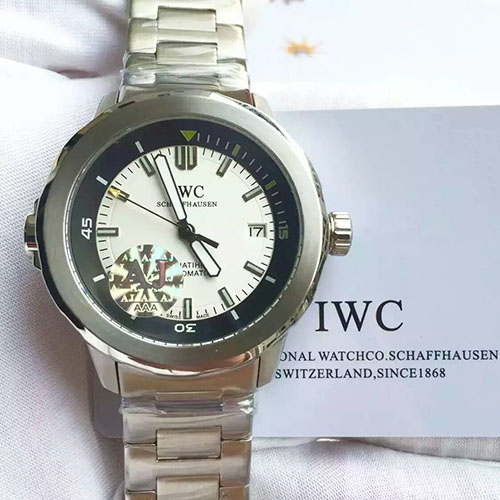 萬國 IWC 最具影響力的海洋系列 專柜39500 搭載原裝進口9015機芯 42mm*14mm 原裝1比1尺寸